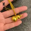 Colgante de Calabaza de la Suerte de Alta Calidad que Conserva el Color con Diamantes en Artesanía de Oro Antiguo, Similar a los que se Encuentran en Joyerías, Adecuado para Cadenas de Suéter