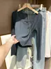 Outono 2026 novo design nicho slim-fit espinha de peixe gola redonda camiseta térmica base feminina manga longa camiseta de fleece