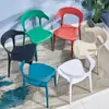 Cadeira de Plástico com Encosto Simples, Cadeira de Jantar Nórdica para Uso Doméstico, Cadeira de Plástico Econômica para Adultos, Cadeira Espessada em Forma de Chifre