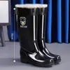 Botas de lluvia impermeables, engrosadas y antideslizantes de corte bajo con forro de felpa y suelas gruesas; botas largas impermeables; botas de lluvia de caña alta, antideslizantes, con punta de acero; resistente al desgaste