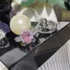 Anel Versa Estilo Francês Luxo Leve Azul Claro Coração Amoroso Versátil Diário Verde Veneziano Núcleo Coração Anel de Diamante de Alto Carbono para Mulheres