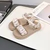 Tamanho 26-30 Novo Modelo 2026 Sandálias Infantis com Solado de Poliuretano, Sapatos de Praia para Meninas 5955