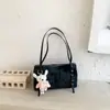 2026 Bolso Tote Grande de Nuevo Estilo Coreano para Mujer, Bolso de Hombro Versátil y de Moda con Colgante de Oso Lindo, Adecuado para Viajar al Trabajo y Llevar Cosas