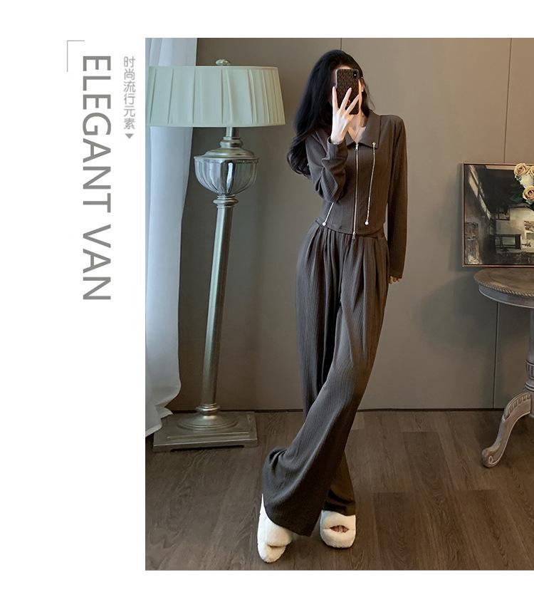 跨境淘货源分销2024秋冬季新款街头潮流减龄小个子爆款欧货网红款运动套装休闲运动气质休闲时尚流行新款秋装秋装女装时尚套装套装女装秋季套装女套装女女士运动服女装两件套套装卫衣套装休闲套装秋季套装女装时尚套装盐系休闲套装女装2024百搭设计感小众洋气欧货阿里国际站跨境采购Cross-border, shopping source, foreign trade, export, distribution 2024 fall, winter, new, street trend, explosive, European goods, network red, sportswear, leisure sports, temperament leisure, fashion popular, new autumn wear, autumn women's wear, fashion suit, women's wear, women's wear, women's wear, women's sportswear, women's two-piece, hoodie suit, casual suit, autumn suit, women's wear, Fashion suit salt department, casual suit women's dress, Ali International Station, cross-border procurement