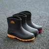 Botas de lluvia cortas transfronterizas para hombre, antideslizantes, impermeables, de moda, con forro polar, zapatos de goma, para trabajo en cocina, zapatos de agua, cubrebotas
