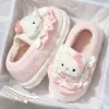 Chinelos de Algodão Fofos de Hello Kitty de Inverno para Mulheres, Uso Doméstico, Antiderrapantes, Quentes Sapatos de Algodão Gato Kt, Coração de Menina Pelúcia Sola Grossa