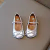 Zapatos de Cuero Pequeños Estilo Coreano Mary Jane de Un Paso para Niñas 2026 Nuevo Estilo Primavera/Otoño Zapatos de Ballet Princesa con Suela Suave y Moño