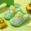 Nuevas pantuflas cerradas luminosas Coolomi para niñas, zuecos de verano para niños, sandalias suaves antideslizantes para bebés que se iluminan