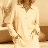 Enviado 2025 Moda Transfronteriza Decoración de Botones Cuello Polo Tono Gris Tejido Ropa de Abrigo para Mujer Top Blanco