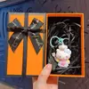 Chaveiro Criativo de Gatinho KT Chefe Flocado Desenho Animado Pingente de Bolsa Fofo Chaveiro de Carro Presente Atacado