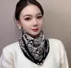 Nuevo bufanda cuadrada de seda y algodón para otoño e invierno, hebilla magnética de bola dorada pequeña, bufanda de moda versátil de alta calidad, bufanda cuadrada multifuncional