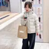 Chaqueta de algodón con relleno de plumón para niña, colección de invierno 2026, estilo nuevo, prenda exterior ligera de algodón con relleno de plumón para niños, adecuada para niñas de talla mediana y grande, estilo coreano y a la moda