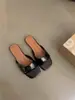 Sandalias planas estilo coreano Chuyuji, pantuflas plateadas de verano para mujer, adecuadas para uso en exteriores en la playa, estilo francés