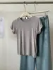 Camiseta Feminina de Manga Curta com Gola Redonda em Tencel, Estilo Old Money de Luxo, Top Fino e Amigo da Pele para o Verão, Emagrecedor e Versátil para Figuras Baixas