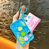 Llavero Creativo de Dibujos Animados con Figura Pequeña y Placa de Engranajes Divertida Descompresión Juguete para Estudiantes Colgante Máquina de Garra Pequeños Regalos al por Mayor