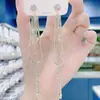 Brincos de Corrente Longa com Garras Exageradas Elegantes de Prata S925 com Strass para Mulheres Brincos com Franjas de Diamante Colorido Europeus e Americanos Brincos da Moda