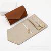 Fu Chen PU portátil multifuncional joyería rollo pequeño aretes anillo aretes collar pulsera bolsa de almacenamiento logo imprimible