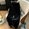 Pantalones de terciopelo dorado de pierna ancha para mujeres de mediana edad, color liso, nuevo estilo otoño e invierno 2026, pantalones rectos versátiles de cintura alta para mujeres de mediana edad y mayores