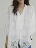 Camisa Branca Joli Choose Resistente com Renda Bordada nas Bordas, Similar ao Algodão, para Mulheres, Blusa Versátil de Alto Padrão para o Verão