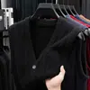 Colete de lã com bolsos duplos, cardigã de malha com padrão de losangos, colete masculino de cor sólida para outono e inverno com decote V, casaco masculino para meia-idade