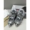 Sapatos de Pai de Couro Genuíno com Solado Grosso de Cadarço Antiderrapante para Mulheres 2026 Primavera Novo Estilo Malha Respirável Moda Casual Calçados Esportivos para Mulheres