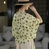 Camisa de Lino Pequeña con Cuello en V Hombro Caído Manga Murciélago de Cinco Puntos Estilo Retro Verano 2026 Top de Lino Versátil Estampado para Mujer