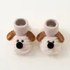 Outono e inverno sapatos de bebê sapatos de criança antiderrapante sapatos de sola macia meias interior sapatos de bebê recém-nascidos sapatos de algodão dos desenhos animados pele de cordeiro