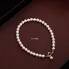 Pulseira Delicada Simples de Pérola 2026 Novo Estilo Mais Vendido Fresca e Elegante Sensação de Alto Padrão Joia de Mão Moda Pulseira Versátil