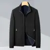 Chaqueta reversible de lujo ligero para hombre, abrigo de negocios para primavera y otoño, con una textura similar a la seda de doble proteína, propiedades antiestáticas y un diseño versátil y moderno.