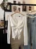 Camiseta Sexy de Manga Larga Nudada con Escote en V, Falsa de Dos Piezas con Encaje Empalmado, Estilo Pura Pasión, Nueva para Otoño, Top Corto Ajustado para Mujer