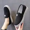 Sapatos Slip-On para Mulheres, Fundo Plano Branco, Confortáveis Estudante Casuais Enfermeira Branco Antiderrapante Confortáveis Lona Simples Venda Direta do Fabricante