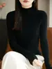 Suéter base versátil estilo francês, quente e espesso, para outono e inverno, gola alta, top preto de tricô sem costura para mulheres