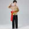 Niños gente común agricultores traje de actuación período de la República de China gente común chica de pueblo granja del norte de Shaanxi