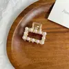 Presilha de Cabelo de Pérolas Pequenas de Luxo, Piranha Delicada e Exquisita para Meio Preso para Mulheres, Novo Modelo 2026, Acessório de Cabelo para Prender na Parte de Trás da Cabeça