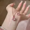 Conjunto Popular Retro Francês de Quartzo Rosa do Xiaohongshu, Colar com Pingente de Diamante Rosa Estilo Antigo, Anel, Brincos, Atacado de Joias