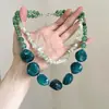 Obertura Qingwu Collar de Grava Verde Estilo Bosque Doble Capa con Cuentas Diseño Retro Cadena Asimétrica para Clavícula para Mujer