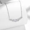 Collar de plata de ley S925 con moissanita completa, cadena para la clavícula en forma de arco sonriente con racimo de flores irregulares de moissanita, el más vendido en ventas transfronterizas