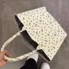 Bolsa de Lona Grande Capacidade com Laço em Formato de Coração Nova 2025 para Mulheres Versátil de Ombro Moda Bolsa de Mão Bolsa Tote para o Dia a Dia