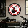 Prohibido Fumar, Prohibido Pasear Perros, Prohibido Estacionarse - Letrero Divertido para Patio Trasero Pintura en Lata 35cm x 40cm Diámetro Tapa de Botella de Vino