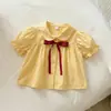 [Casa Rosa] Conjunto de Verano Elegante para Bebé Niña con Camisa de Mangas con Lazo y Shorts de Mezclilla Estilo Coreano Conjunto de Dos Piezas