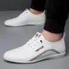 [Piel genuina] Zapatos de piel para hombre 2023 nuevos transpirables desodorantes blancos casuales suela suave superficie suave zapatos de piel para hombre