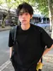 Camiseta Masculina de Verão High-End com Design Patchwork Desconstruído Estilo Americano, Manga Curta, Ombro Normal, Tecido Resistente, Corte Cleanfit, Top de Meia-Manga