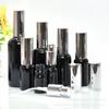 Fornecimento pontual de frascos de spray pretos e escuros brilhantes, frascos de vidro de perfume desinfetante de 10ml Frascos de óleo de essência de 100ml são envasados separadamente