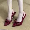 Scarpins de salto alto bico fino em verniz vermelho, coleção primavera 2026, novo estilo com enfeites de laço, design de calcanhar aberto, sapatos femininos
