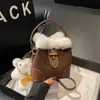 Bolsa Cubo Vintage Transfronteriza 2026 Nuevo Otoño Temprano Versión Coreana Ins Versátil Bolso de Hombro Cruzado Bolso Pequeño de Felpa para Viajar