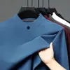 2025 Nuevo Otoño e Invierno Sudadera Pulóver de Terciopelo Alemán para Hombre de Cuello Alto Medio Color Sólido Casual Engrosada Cálida Camiseta Base Superior