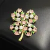 Broche Único de Trébol de Cuatro Hojas con Incrustaciones de Cobre y Circonita Blanca, Versátil y Elegante, Sensación de Alta Gama, Accesorio de Pin de Trébol de la Suerte para Mujeres