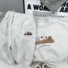 Conjunto de invierno de dos piezas para niños, casual, holgado, grueso y con forro polar, estilo coreano, para niños y niñas, con diseños de dibujos animados y pantalones deportivos versátiles