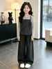 Conjunto de Alças para Meninas Primavera e Outono 2026 Novo Estilo Coreano Moda Calça Wide Leg Conjunto de Três Peças Roupa Infantil Tendência