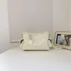 Bolsa feminina popular 2026 nova moda para o dia a dia tendência estilosa bolsa de ombro casual simples versátil bolsa transversal cor sólida